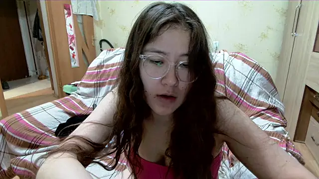 Snapshot of Riz_girl chatting on 04/19/26, 06:10 Riz girl online show from 04/19/26, 06:10