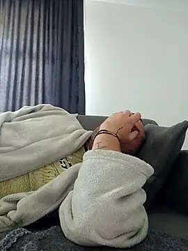 Snapshot of Adry1986 chatting on 09/27/25, 11:48 Adry1986 online show from 09/27/25, 11:48