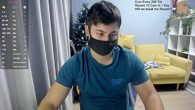 Snapshot of Tomguys chatting on 12/18/25, 07:47 Tomguys online show from 12/18/25, 07:47
