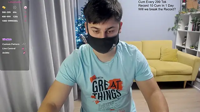 Snapshot of Tomguys chatting on 12/20/25, 10:22 Tomguys online show from 12/20/25, 10:22