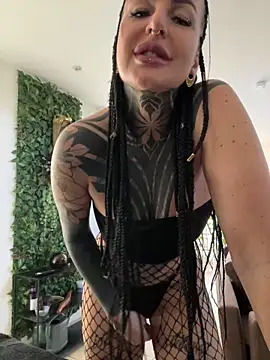 Snapshot of InkedBiitch chatting on 03/18/26, 07:33 InkedBiitch online show from 03/18/26, 07:33