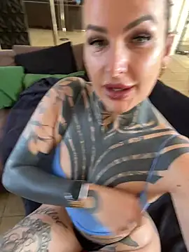 Snapshot of InkedBiitch chatting on 04/23/26, 08:13 InkedBiitch online show from 04/23/26, 08:13