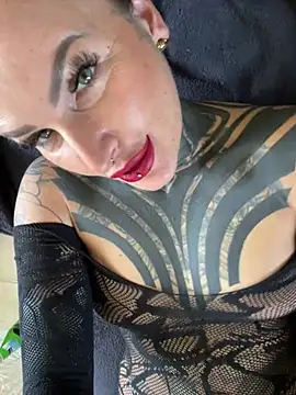 Snapshot of InkedBiitch chatting on 04/23/26, 12:29 InkedBiitch online show from 04/23/26, 12:29