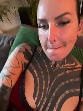 Snapshot of InkedBiitch chatting on 05/07/26, 04:51 InkedBiitch online show from 05/07/26, 04:51