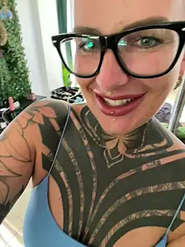 Snapshot of InkedBiitch chatting on 07/15/26, 05:34 InkedBiitch online show from 07/15/26, 05:34