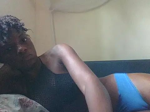 Snapshot of FatAss_baby chatting on 04/18/26, 02:21 FatAss baby online show from 04/18/26, 02:21