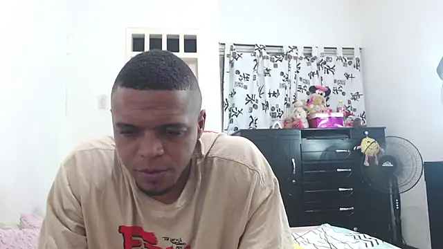 hot and naughty latin online show from 03/06/25, 10:41