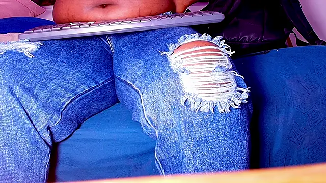 Snapshot of _ebony-queen_ chatting on 09/26/25, 01:15 ebony-queen online show from 09/26/25, 01:15