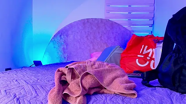 Snapshot of _ebony-queen_ chatting on 11/26/25, 12:06 ebony-queen online show from 11/26/25, 12:06