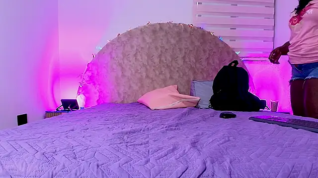 Snapshot of _ebony-queen_ chatting on 11/29/25, 11:57 ebony-queen online show from 11/29/25, 11:57