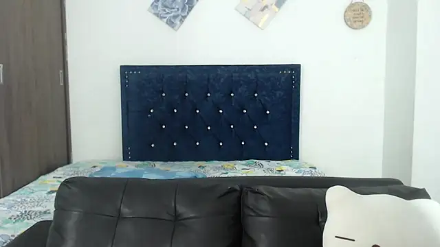 QueenSquirt  online show from 03/18/25, 08:04