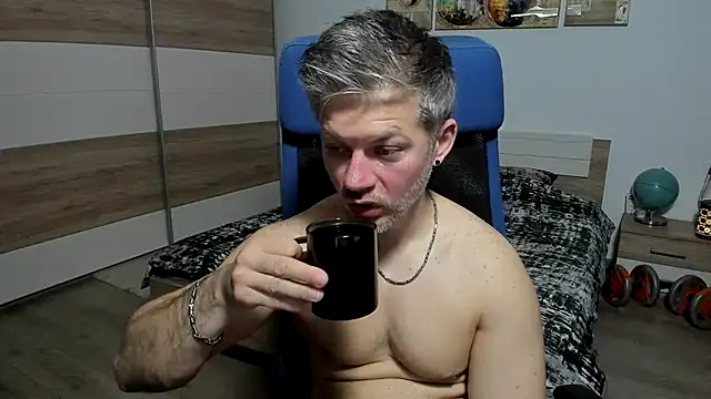 Snapshot of RobbyShawz chatting on 04/28/26, 05:45 RobbyShawz online show from 04/28/26, 05:45