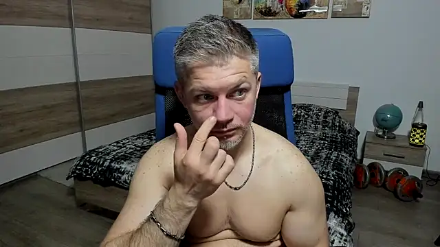 Snapshot of RobbyShawz chatting on 05/05/26, 04:09 RobbyShawz online show from 05/05/26, 04:09