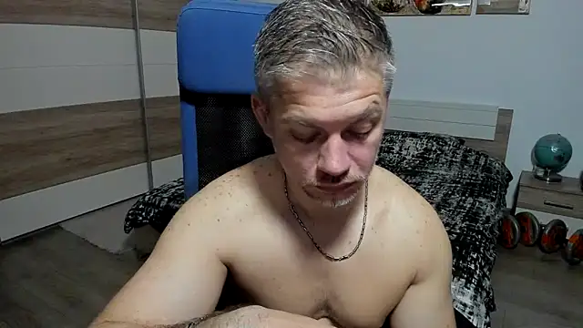 Snapshot of RobbyShawz chatting on 05/07/26, 04:07 RobbyShawz online show from 05/07/26, 04:07
