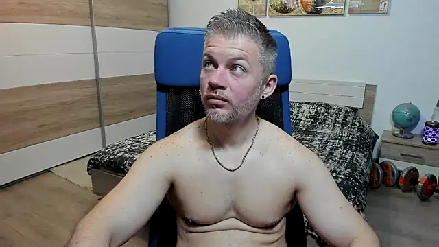 Snapshot of RobbyShawz chatting on 05/09/26, 04:28 RobbyShawz online show from 05/09/26, 04:28