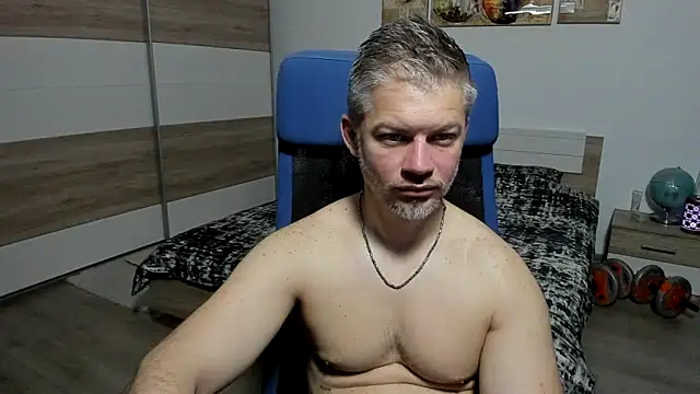 Snapshot of RobbyShawz chatting on 05/17/26, 05:49 RobbyShawz online show from 05/17/26, 05:49