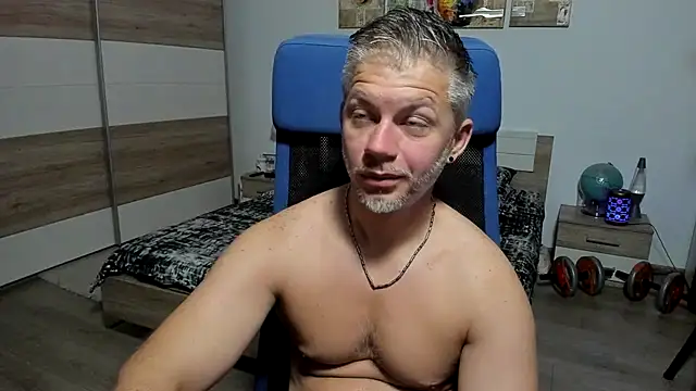 Snapshot of RobbyShawz chatting on 07/03/26, 04:19 RobbyShawz online show from 07/03/26, 04:19
