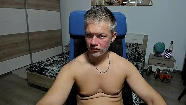 Snapshot of RobbyShawz chatting on 07/15/26, 04:51 RobbyShawz online show from 07/15/26, 04:51