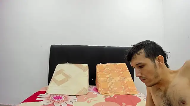 Snapshot of Andrewandzoe chatting on 10/14/25, 12:55 Andrewandzoe online show from 10/14/25, 12:55