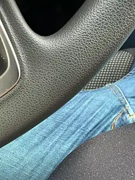 Snapshot of Cezar993 chatting on 02/02/25, 02:02 Cezar993 online show from 02/02/25, 02:02