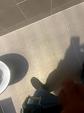 Snapshot of Cezar993 chatting on 09/26/25, 04:11 Cezar993 online show from 09/26/25, 04:11