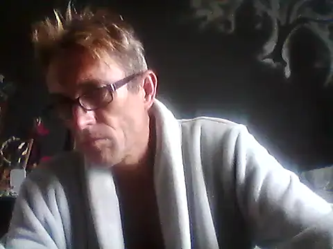 Snapshot of xykenrah@xh chatting on 01/21/25, 09:24 xykenrahxh online show from 01/21/25, 09:24