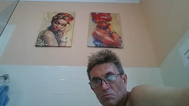 Snapshot of xykenrah@xh chatting on 10/10/25, 06:01 xykenrahxh online show from 10/10/25, 06:01