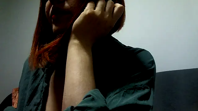 Snapshot of MashaYeah777 chatting on 12/27/24, 05:26 MashaYeah777 online show from 12/27/24, 05:26