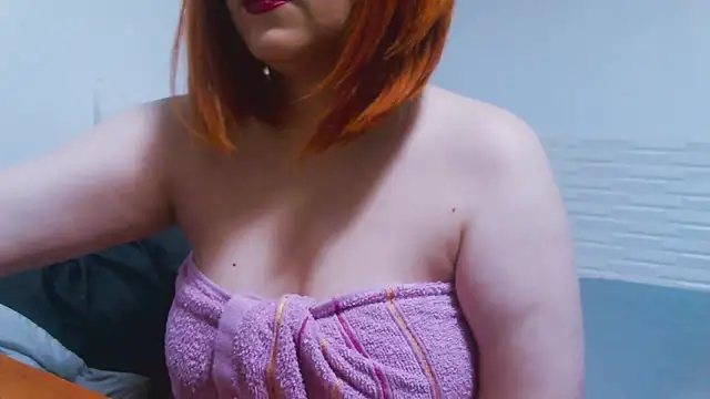 Snapshot of MashaYeah777 chatting on 10/09/25, 08:34 MashaYeah777 online show from 10/09/25, 08:34