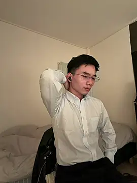 Snapshot of asiahot_liam chatting on 01/15/26, 11:04 asiahot liam online show from 01/15/26, 11:04