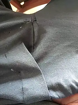 Snapshot of encantajpdo chatting on 10/06/25, 06:27 encantajpdo online show from 10/06/25, 06:27