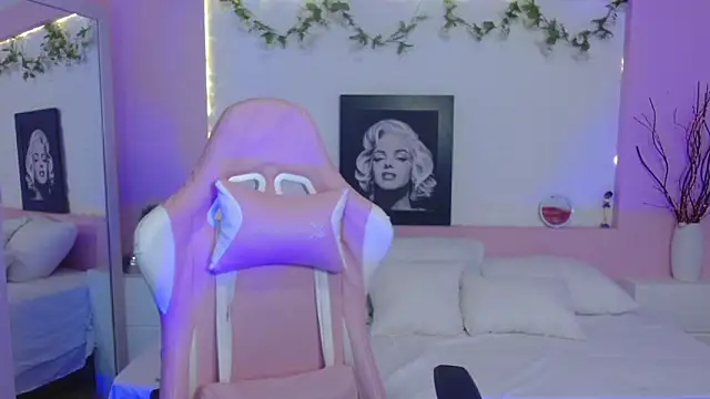 Sweetcristin online show from 05/05/26, 03:25