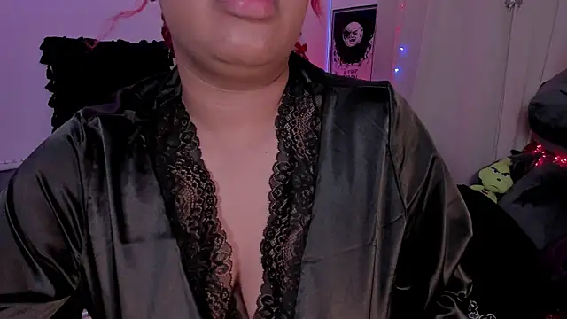 Snapshot of pamela_doll3 chatting on 12/23/25, 03:37 pamela doll3 online show from 12/23/25, 03:37