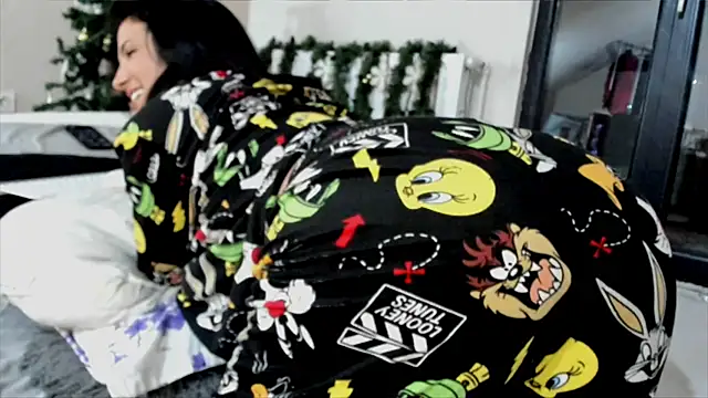 Snapshot of curvyana69 chatting on 12/29/24, 07:53 curvyana69 online show from 12/29/24, 07:53