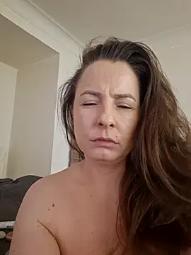 Snapshot of cristalines chatting on 10/01/25, 08:09 cristalines online show from 10/01/25, 08:09