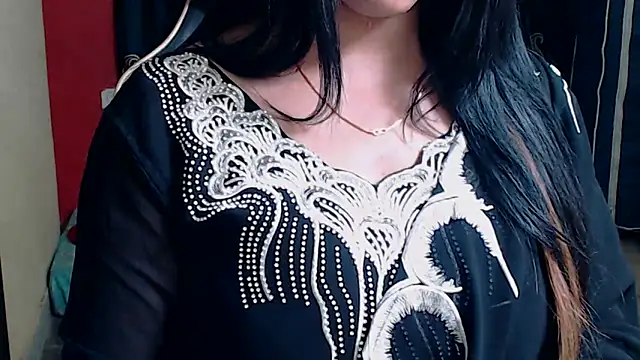 Naiaa-mylove online show from 10/24/25, 07:49