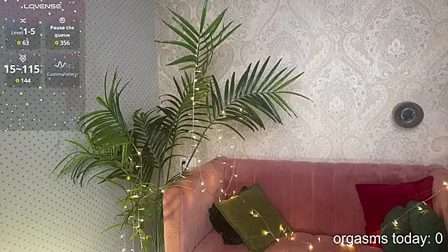 01 lili 01 online show from 12/30/24, 09:59