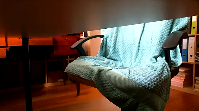 Snapshot of leccaleccafiga chatting on 04/04/26, 12:02 leccaleccafiga online show from 04/04/26, 12:02