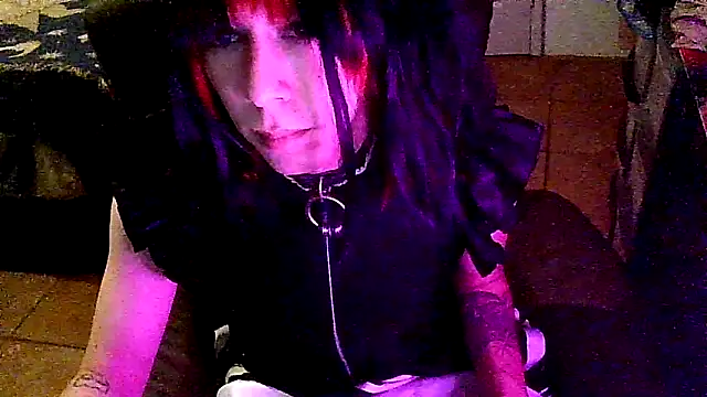 crystalxh online show from 10/31/25, 07:04