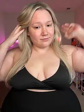 Snapshot of PiggyRose chatting on 09/12/25, 12:22 PiggyRose online show from 09/12/25, 12:22