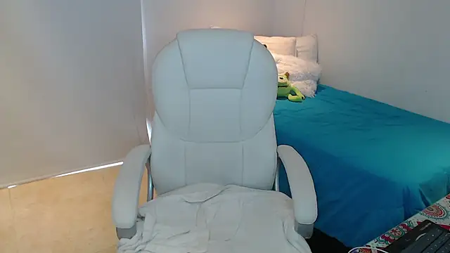 Gabi morales online show from 01/30/25, 04:13