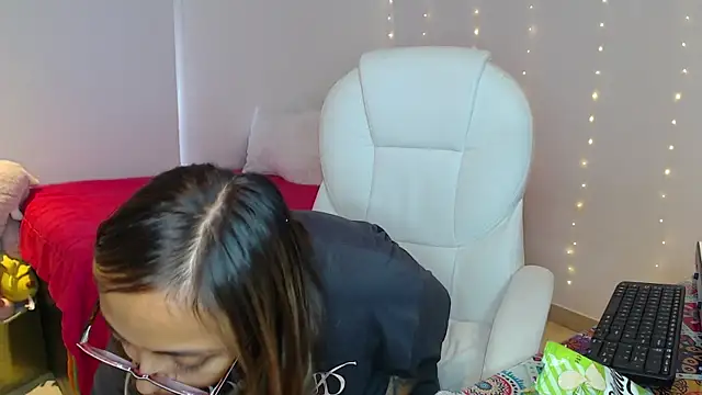 Gabi morales online show from 10/27/25, 08:02