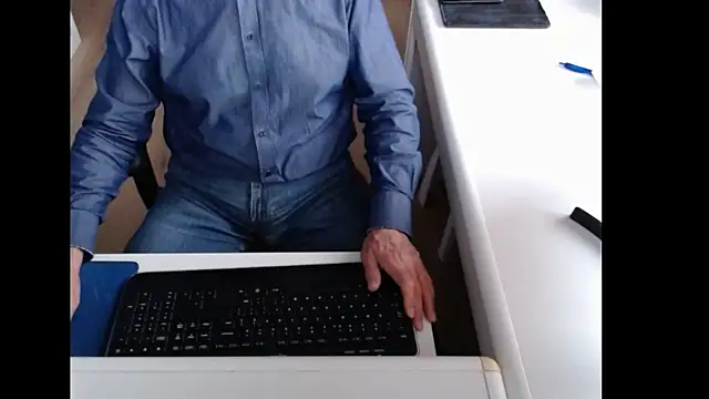 dutchpornking online show from 10/19/25, 07:09