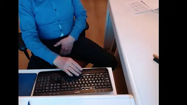 Snapshot of dutchpornking chatting on 04/16/26, 06:09 dutchpornking online show from 04/16/26, 06:09