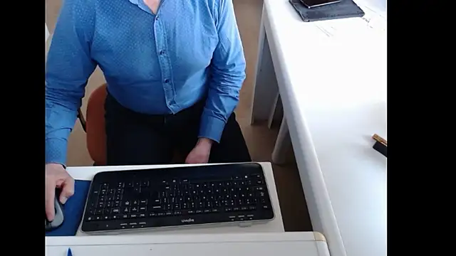 Snapshot of dutchpornking chatting on 04/17/26, 06:16 dutchpornking online show from 04/17/26, 06:16