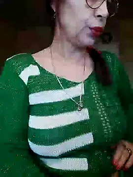 Snapshot of Chriss_Tinaa chatting on 12/21/24, 07:24 Chriss Tinaa online show from 12/21/24, 07:24