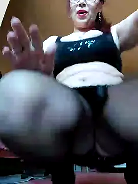 Snapshot of Chriss_Tinaa chatting on 01/01/25, 10:00 Chriss Tinaa online show from 01/01/25, 10:00