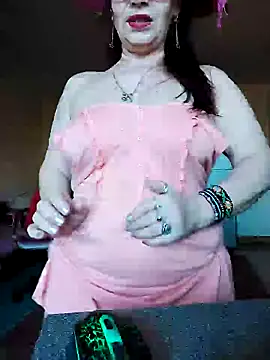 Snapshot of Chriss_Tinaa chatting on 01/07/25, 08:45 Chriss Tinaa online show from 01/07/25, 08:45