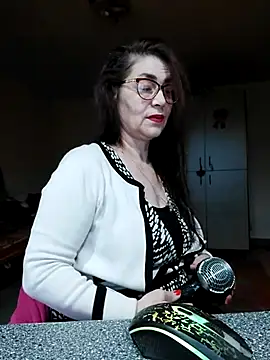 Snapshot of Chriss_Tinaa chatting on 02/19/25, 05:16 Chriss Tinaa online show from 02/19/25, 05:16