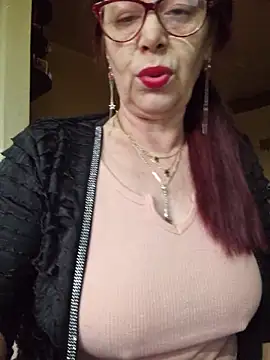 Snapshot of Chriss_Tinaa chatting on 04/18/26, 03:32 Chriss Tinaa online show from 04/18/26, 03:32